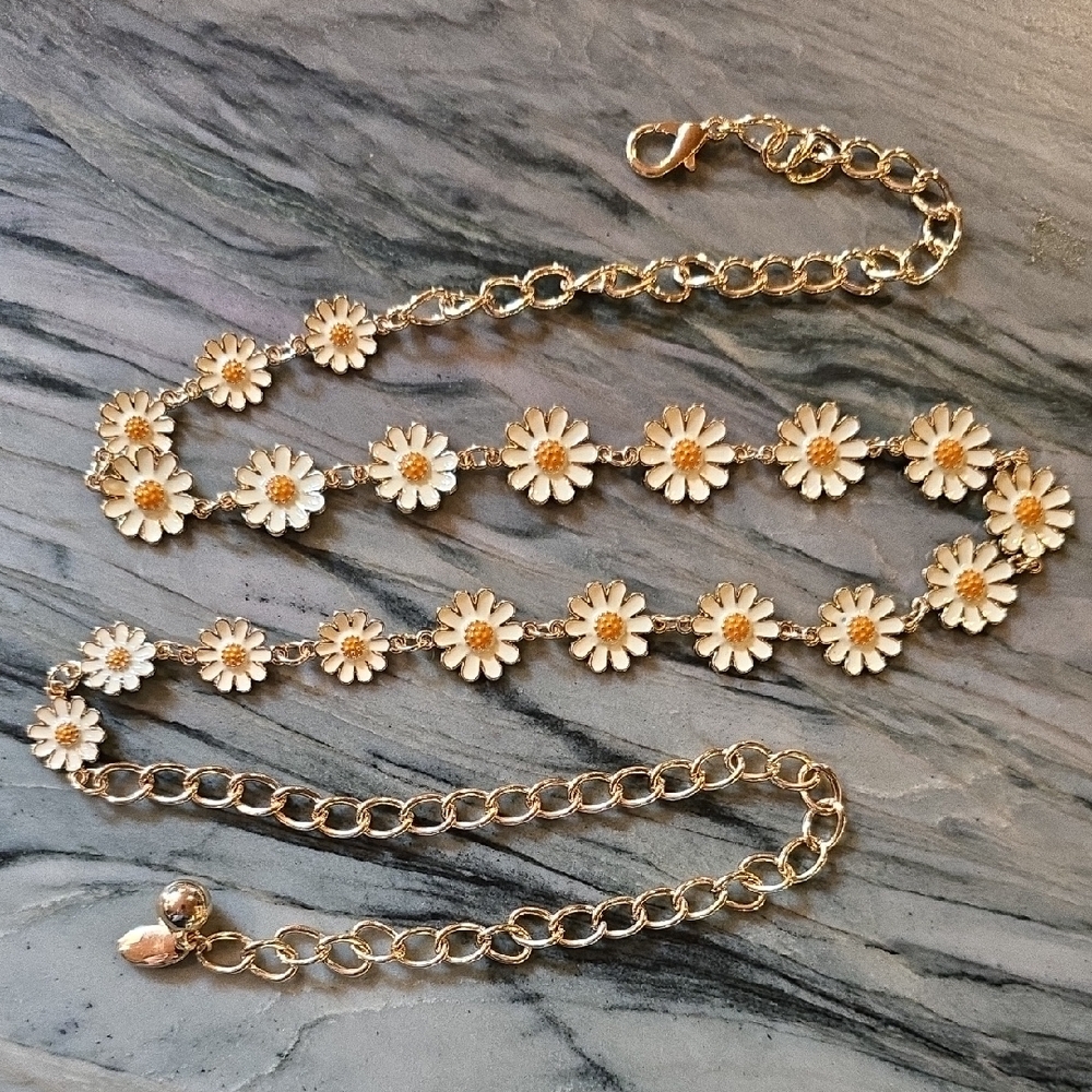 Gold Daisy Chain Belt